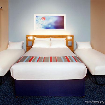 Travelodge London City Airport מראה חיצוני תמונה