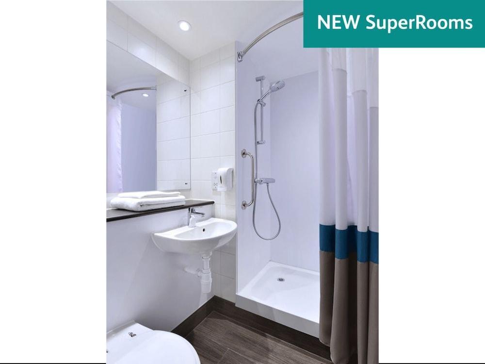 Travelodge London City Airport מראה חיצוני תמונה