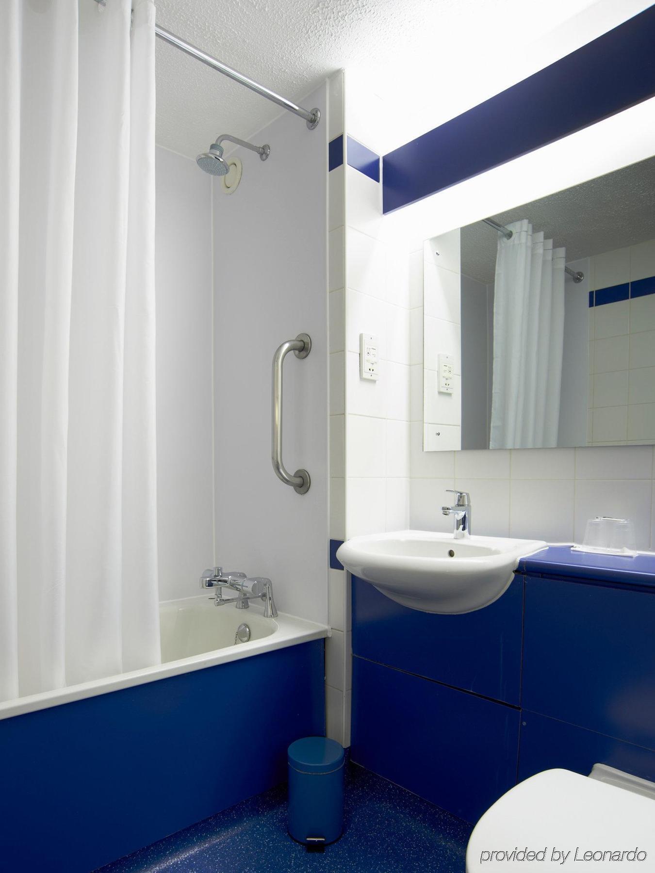 Travelodge London City Airport מראה חיצוני תמונה