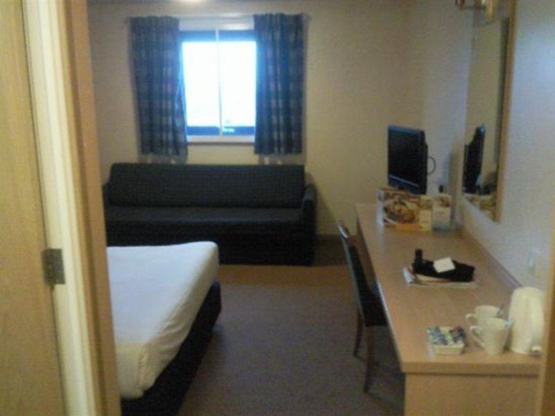 Travelodge London City Airport מראה חיצוני תמונה