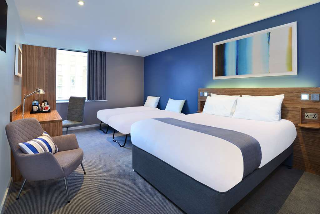 Travelodge London City Airport שירותים תמונה