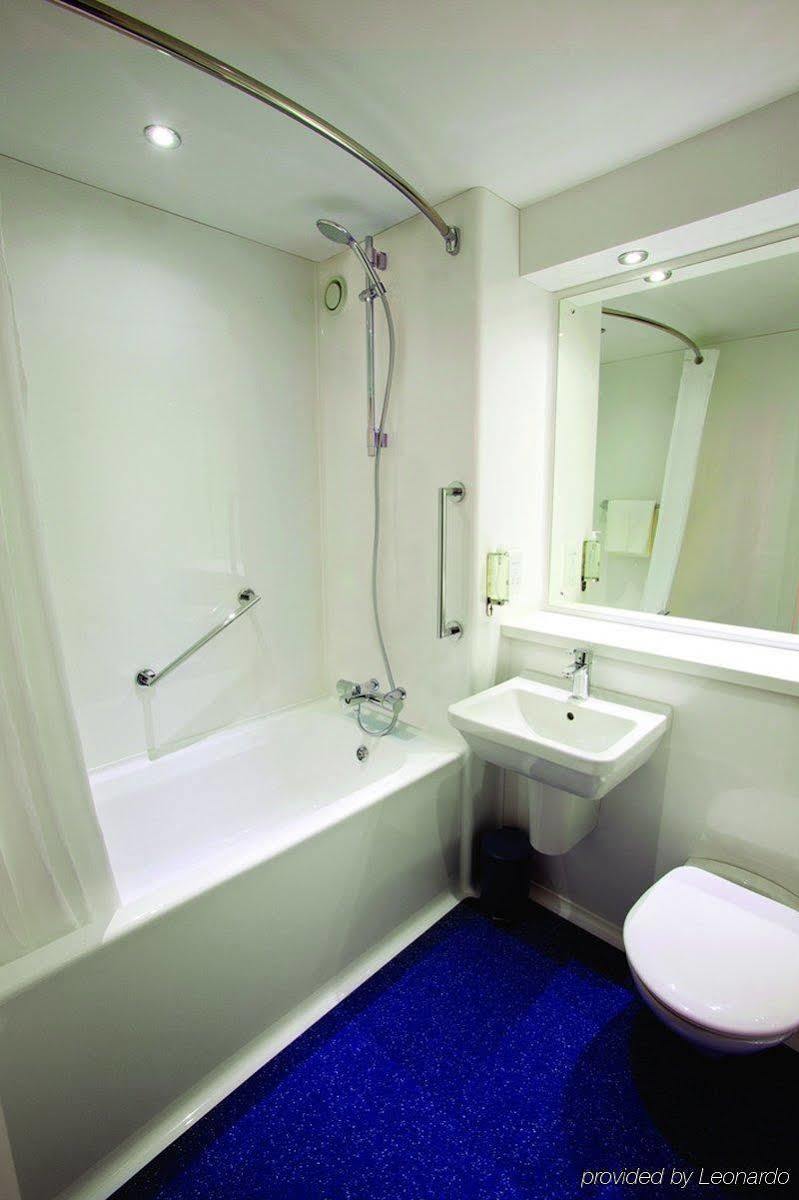 Travelodge London City Airport מראה חיצוני תמונה